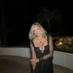 Alba Carrillo Instagram – Noche de brillos y celebración en Samaná 💫✨