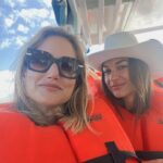 Alba Carrillo Instagram - Avistamiento de ballenas jorobadas en #Samaná🐋🌴😎Entre 1.500 y 2.000 ejemplares de ballena jorobada visitan las aguas de la Bahía de Samaná y Banco de la Plata cada año. Y, hoy, nosotros hemos podido disfrutarlas en su hábitat natural. Regalazo de la naturaleza 🙏🏻🎁🐳 #Soltour #ViajamosContigo #gift #VerdadVerdadera @soltouroficial