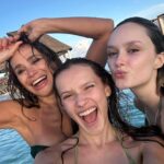 Alejandra Fosalba Instagram - Por más juegos con mis bellezas de mamá 🙌🏻 Recuerdos de las vacaciones…Se viene el Huracán @fiojaederlund @anyajaederlund