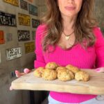 Alejandra Fosalba Instagram - PROBANDO RECETAS DE PAN ⭐️Pancitos de Avena y Queso ⭐️ Comparto esta receta que me encantó, estos pancito están para comerlos solos porque quedan deliciosos . Ingredientes -240 gr de harina de avena -Pizca de sal -2 cdita de polvo de hornear -Orégano -3 huevo -2 cda de aceite de oliva -200gr de queso rallado -agua Al Horno por 15 min a 180 grados aprox .🩷
