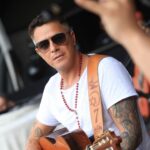 Alejandro Sanz Instagram - La expresión “echar de menos” cobra sentido cada vez que me bajo del escenario. Gracias Mexico 🇲🇽 me despido con el corazón lleno de melodías que regalaros. Nos vemos pronto ❤️ Fdo: 🥷