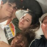 Alejandro Sanz Instagram – Todo queda en familia
1. Say guauuu 🐶
2. 4 1 ❤️
3. Los verdaderos Peaky Blinders 😂😂
4. El buen vino.
5. El sonido de la belleza.
6. Todas las chimeneas cuentan historias.
7. El otro Peaky 🥷
8. De nombre: Fantástico 🐎
9. Llamadas entrantes e interesantes.
10. Poncho y a dormir 💤