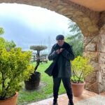 Alejandro Sanz Instagram – Todo queda en familia
1. Say guauuu 🐶
2. 4 1 ❤️
3. Los verdaderos Peaky Blinders 😂😂
4. El buen vino.
5. El sonido de la belleza.
6. Todas las chimeneas cuentan historias.
7. El otro Peaky 🥷
8. De nombre: Fantástico 🐎
9. Llamadas entrantes e interesantes.
10. Poncho y a dormir 💤