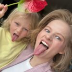 Aleksandra Bortich Instagram - дорогие лээээйдис! этими незамысловатыми фотками мы хотим поздравить вас и пожелать никого не слушать, быть собой - хулиганкой или принцессой - как вам самим хочется 🤍