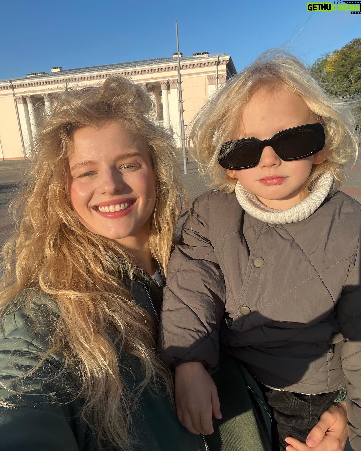 Aleksandra Bortich Instagram - осенний рандом. в конце мем.