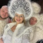 Aleksandra Bortich Instagram – разве можно было так нарядиться и не показать вам? 
Вечерний утренник прошел просто вау! Спасибо 
@fond_pomosch @newhollandisland @nevidimiyteatr @taisiyavilkova @wanja_pinshenin @gennadiiiblinov  и все все все❤️ 
Особенно всем кто пришел🤍