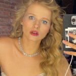 Aleksandra Bortich Instagram – разве можно было так нарядиться и не показать вам? 
Вечерний утренник прошел просто вау! Спасибо 
@fond_pomosch @newhollandisland @nevidimiyteatr @taisiyavilkova @wanja_pinshenin @gennadiiiblinov  и все все все❤️ 
Особенно всем кто пришел🤍