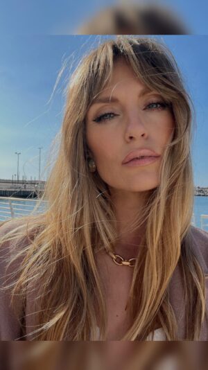 Aleksandra Saveleva Instagram - Маленькая весенняя медитация. 
Сохраняй и пересматривай каждый день🤍