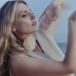 Aleksandra Saveleva Instagram – Последний летний день, тот самый день чтоб быть вместе!

Сладкие воспоминания об этом самом важном дне, когда рождается семья…
Или предвкушение радостного события..

Окунуться ещё раз в праздник любви ❤️

Клип Двое в сети! 

Спасибо нашим друзьям, которые исполнили главные роли: 
Сати Казанова  Стефано Тиоццо 
@satikazanova @stefanotiozzo 

Елена Кулецкая Станислав Романовский
@elenakuletskaya @romanovskiystanislav 

Вера Орлова  Евгений Орлов
@minivera  @evgeniy_orlov 

MAuH @olyadavidenko_makeupartist 
Style @katrin.stepanov 
Сьемка с воздуха @julia_rubinchik 
Монтаж @max_shpagin 
Идея Саша Савельева Кирилл Сафонов