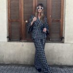 Aleksandra Saveleva Instagram – Китайцы говорят: «Скрученное дерево живет своей жизнью, в то время как правильное дерево идет на доски»

А о чем это для вас?

Костюм by @inna_murier