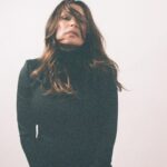 Alena Šeredová Instagram - Už jste si koupili naše nové číslo? Příběh od @alenaseredova prožívala celá Itálie. Italská celebrita českého původu, modelka a herečka, která si nejdříve vzala za muže fotbalovou modlu Itálie, a když se manželství rozpadlo, vdala se za dědice další ikonické italské značky Fiat. Je nejen pro Itálii velkou ženskou inspirací. Za každých okolností zůstala nezávislá, velkorysá a optimistická. Celý rozhovor si můžete přečíst v novém čísle, které zakoupíte v trafikách a na @rohlik.cz. Foto: @donaribraxton Styling & creative direction: @kralicek Make-up: Filippo Ferrari Vlasy: @tylmarty @newyoucz Light assistant: @andreacasanova Supervize: @ivonka1401 Produkce na lokaci a video: Federico Morgantini @catturaproduction Art direction: @john_pear_art Produkce: @cashonly_studio_production #HarpersBazaarCz #HBcz #OctoberIssue