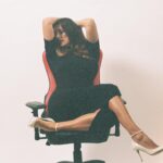 Alena Šeredová Instagram - Už jste si koupili naše nové číslo? Příběh od @alenaseredova prožívala celá Itálie. Italská celebrita českého původu, modelka a herečka, která si nejdříve vzala za muže fotbalovou modlu Itálie, a když se manželství rozpadlo, vdala se za dědice další ikonické italské značky Fiat. Je nejen pro Itálii velkou ženskou inspirací. Za každých okolností zůstala nezávislá, velkorysá a optimistická. Celý rozhovor si můžete přečíst v novém čísle, které zakoupíte v trafikách a na @rohlik.cz. Foto: @donaribraxton Styling & creative direction: @kralicek Make-up: Filippo Ferrari Vlasy: @tylmarty @newyoucz Light assistant: @andreacasanova Supervize: @ivonka1401 Produkce na lokaci a video: Federico Morgantini @catturaproduction Art direction: @john_pear_art Produkce: @cashonly_studio_production #HarpersBazaarCz #HBcz #OctoberIssue