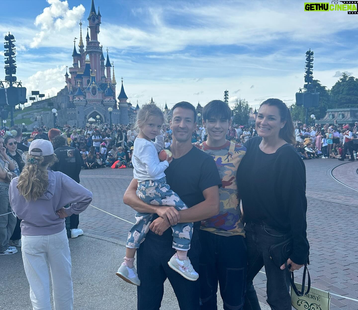 Alena Šeredová Instagram - Bye bye @disneylandparis ❤️❤️❤️