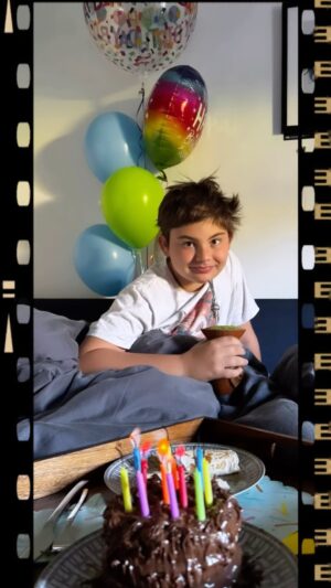 Alessandra Ambrosio Instagram - Feliz aniversário meu sol, meu docinho, meu filho amado @noahphoenixx ☀️1️⃣2️⃣☀️ te amo infinitamente!!!