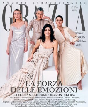 Alessandra Mastronardi Instagram - Con Onore e profonda gratitudine @silvia_grilli e @grazia_it 
Una copertina, un numero speciale di Grazia, che racchiude il potere della sorellanza. 
A noi tutte, insieme, ogni giorno. Unite siamo una forza inarrestabile. 🌹