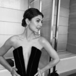 Alessandra Mastronardi Instagram - Un meraviglioso sogno diventato realtà.. La Prima di tutto. Tanto tanto emozionati ma felici Grazie @giorgioarmani - @tiffanyandco e il meraviglioso team @stellagiannetti @eli.szemere @vaneboz @othersrl @simonebellireal @vickyhairfusion @raffaeleschioppomakeup @teatroallascala @giansunny 🤍