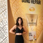 Alessandra Mastronardi Instagram – Grazie @capellipantene per avermi aperto le porte della “Golden era”✨ Parola d’ordine Rigenerati! #adv #PanteneBondRepair #HairGoals #PanteneRegenerationEvent