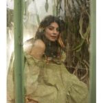 Alessandra Mastronardi Instagram - Unposted from @vanityfairitalia @byronmollinedo 🌷 @ladoublej