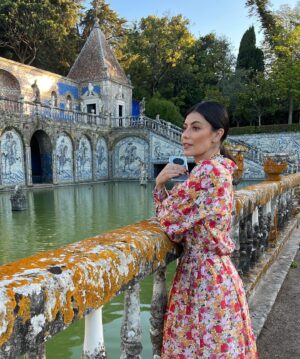 Alessandra Mastronardi Instagram - O mundo està nas maos daqueles que tem a coragem de sonhar e corrre o risco de viver seus sonhos!

Il mondo è nelle mani di coloro che hanno il coraggio di sognare e di correre il rischio di vivere i propri sogni.

Foto scattate con #HonorMagic4Pro
@Honor_Italia
#HONORMagicMoments
#ThePowerOfMagic #ad