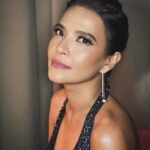 Alessandra de Rossi Instagram - Artista mode. 😅 firefly gown by @gakuyabykimgan ❤️ make up by @boggydiaz and hair by @arveeyadao 🥰🥰🥰 thank you! Congratulations sa FIREFLY!!!