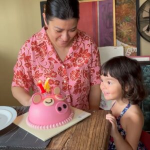 Alessandra de Rossi Instagram - Happy birthday Fiore!!!! Ay mali! Yung nanay pala!!! 🤣🤣🤣 happy birthday @assuntaledesma! I wish you more pera so you can transfer to my account! Charot!!! I love you ❤️