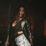 Alessia Macari Instagram - “Cookie” 🍪fuori ora! 🔥 Puoi ascoltarla su tutti I digital store e il videoclip ufficiale lo trovi su YouTube! (Link in bio) Ringrazio tutti per il vostro supporto in particolare @skioffi ci conosciamo da quando siamo piccoli, due ciociari con lo stesso sogno! Grazie anche a tutto il suo team e staff, siete stati fantastici. E ora non vi resta che alzare il volume per godervi “COOKIE”🍪❤️‍🔥 #Cioci #skioffi #cookie #rap #vibe