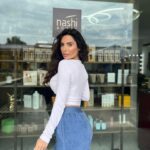 Alessia Macari Instagram – Strike a pose 📸 ormai molto più della mia hairstylist una grande amica @enzasciallaparrucchieri  #hair #cioci #pose #curly