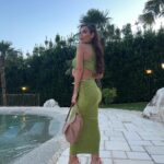 Alessia Macari Instagram – Lezione per oggi : un leone che copia un leone è una scimmia🦁🙊🫒🍸#thoughts #olivegreen #wedding  #summer
