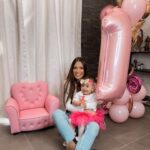 Alessia Macari Instagram - Alla luce della mia vita. Buon primo compleanno!🎈🎂 Non riesco a credere sia già trascorso un anno! Se ripenso al mio stato d’animo in queste ore l’anno scorso prima di averti con me, ero così emozionata e non avevo ancora idea di cosa stessi facendo,e di come sarebbe stato, ma tu hai reso tutto così facile e speciale! Sei la personcina più dolce e bella, e non posso credere che siamo stati proprio noi a metterti al mondo❤️ Hai portato tanta gioia e felicità nella nostra famiglia, mi fai sentire completa. È un onore essere tua madre. Ti proteggerò sempre e sarò sempre al tuo fianco. Farò di tutto per te! Sei la principessa della nostra casa👑Sono così felice di aver intrapreso questo meraviglioso viaggio chiamato vita insieme a te♾️ Sei il mio angelo, la mia principessa, la mia anima gemella, ti amo Nevaeh e ti auguro un primo compleanno indimenticabile!❤️ #one #firstbirthday #princess #babygirl #firstborn @ollikragl ollikragl
