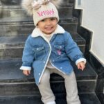 Alessia Macari Instagram - Al mio mondo, Polpetta non posso credere che tu abbia già due anni! A volte ti guardo e penso come abbiamo fatto a creare una bambina così perfetta! Sei il mio sogno diventato realtà . Sono così fortunata che tu mi abbia scelto come tua mamma🩷 Sei amata da così tanti! Riesci sempre ad affascinare tutti con il tuo carattere forte e divertente ma molto determinato e amichevole. Vedo così tanto di me stessa in te, il modo in cui canti e balli ma poi ti trasformi in un calciatore e mi confondi e spari gol come il tuo papà. Hai quella scintilla negli occhi. Sei il piccolo essere umano più gentile e dolce che conosca.. Ed io più che fortunata ad essere tua mamma 🩷 hai reso le nostre vite migliori! Tu sei la principessa della nostra casa e la regina del mio cuore. Continua ad essere cosi amore mio, non cambiare mai. Il mio cuore è così pieno e grato🩷 Buon compleanno Nevaeh, spero sia il miglior compleanno possibile🩷 Ti amerò sempre Mamma 2 #birthday #2 #firstborn #love