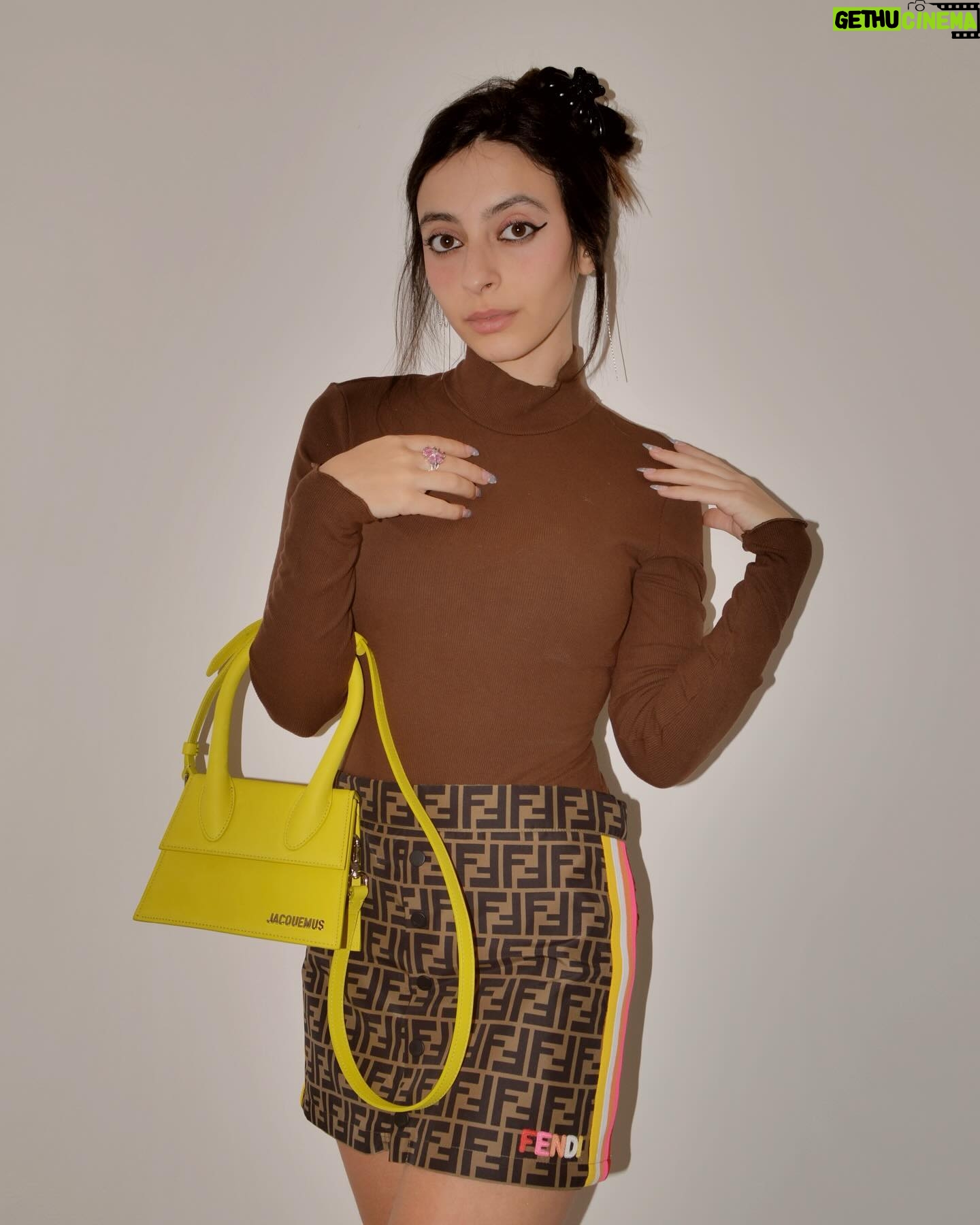 Alessia Tresoldi Instagram - I think I like yellow & brown now 💛🤎 OOTD #jacquemus #fendi #yellow #brown #ootd #paris #loveparis #Italy #tresoldi #Bergamo #fendiskirt #jacquemusbag #LeChiquito #jacquemusLeChiquito