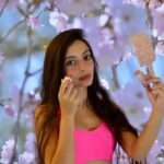 Alessia Tresoldi Instagram – It is nice to see someone blush. 😊🌸 @sheglam_official 
#sheglam #SHEGLAMBlush #SHEGLAMLiquidFam _Adv_
if you love the blush leave a 🌸 or 🩷
🌸SHEGLAM liquid blush-New Shades Try-on
Real Deal – Hot Topic -Cutie Pie
 Let’s see some haks, they also improve, thanks to the feedback, the sponge to solve the leaking issue 🌸 search id: sb2402223828333133