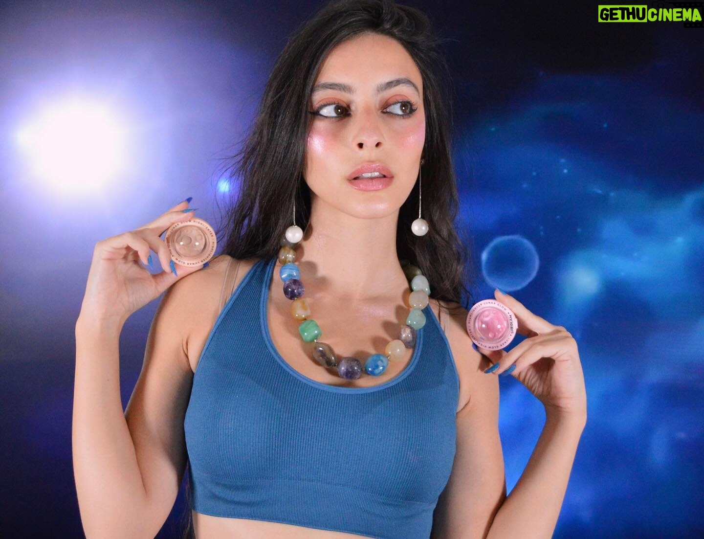 Alessia Tresoldi Instagram - They will tell you not to shine, and you shine more, like the moon, and the stars, and the sun. @sheglam_official #sheglam #sheglamlunarglow A glow that you can see all the way from outerspace with this highlighter π½ Make up look with Heart Galaxy, the pink one πͺ #SHEGLAMcollection _Adv_ #Bergamo #tresoldi #Highlighter #moon #Galaxy #makeuplook Search id: Neutron Star sb2308029919961225 Tea Cake sb2403217747464214 Vanilla Frost sb2403214464424096 Heart Galaxy sb2403213486427502 All sb2404110169526650