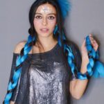Alessia Tresoldi Instagram – I love blue 💙 choose your favorite and leave a blue heart 💙 @sheinofficial @shein_it 

Q2ALEFE (15% off senza minima spesa)

#SHEINBeauty _Adv_  #trecce #braid #blue #beauty #makeuplover #makeup #Coachella #Coachellastyle #shein #correttore #facestickers #strass #bergamo #tresoldi #hairstyle #longhair #longbraids #argento #silver #party