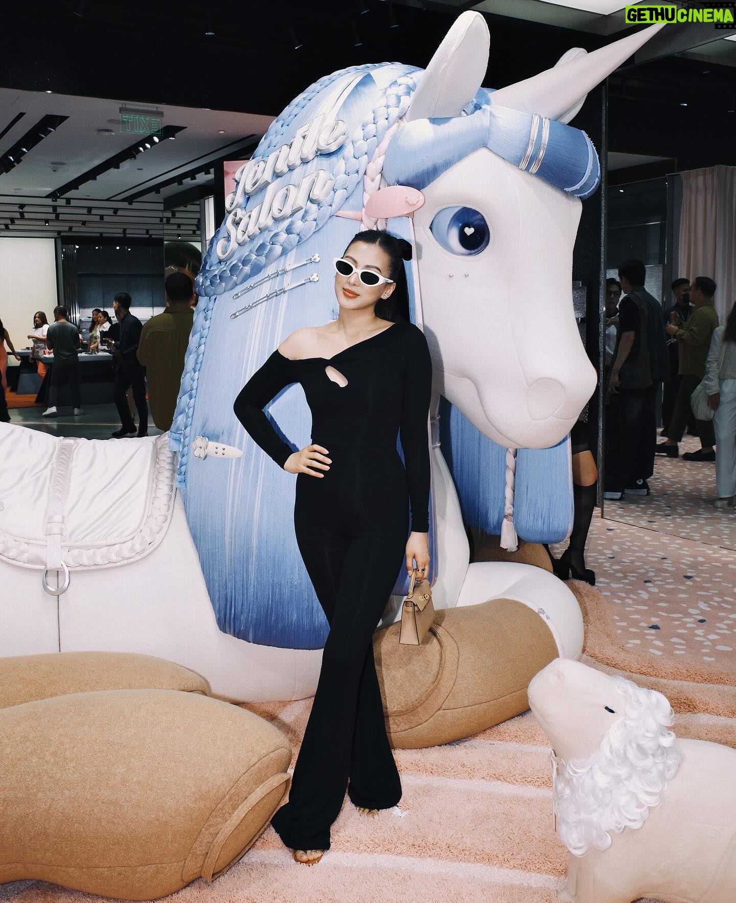 Alex Gonzaga Instagram - Not gentle but also not monster. @gentlemonster