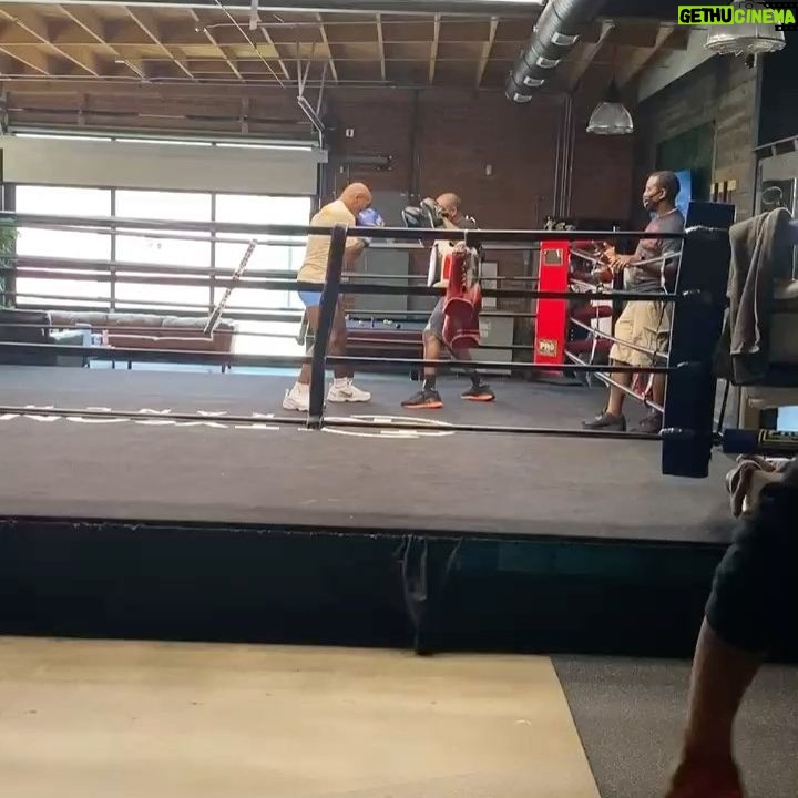Alex Lange - 18K Likes - looking forward to the fight today 🥊