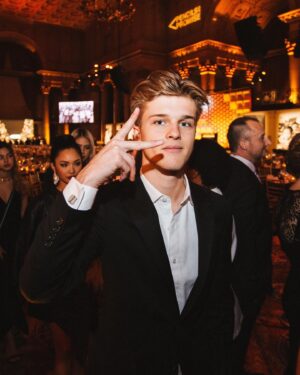 Alex Lange Instagram - out in new york this week with @karmagawa for the Pencils Of Promises Gala, which raised over $1.5 million to build schools- proving the commitment to provide education and opportunity for all. no donation is too little for this global movement to better humanity, and i’m stoked that I get to be a little part of this amazing movement.