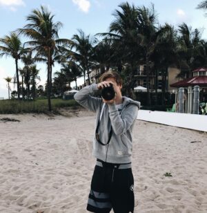 Alex Lange Instagram - happy summer '17 kids