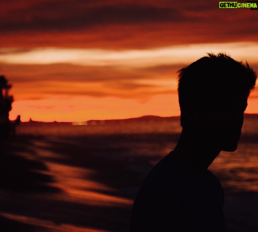 Alex Lange - 12.6K Likes - woke up to 40k followers this morning. thank you to all of you who keep supporting me 🤘🏼 beautiful sunrise out here in Malibu (no filter)