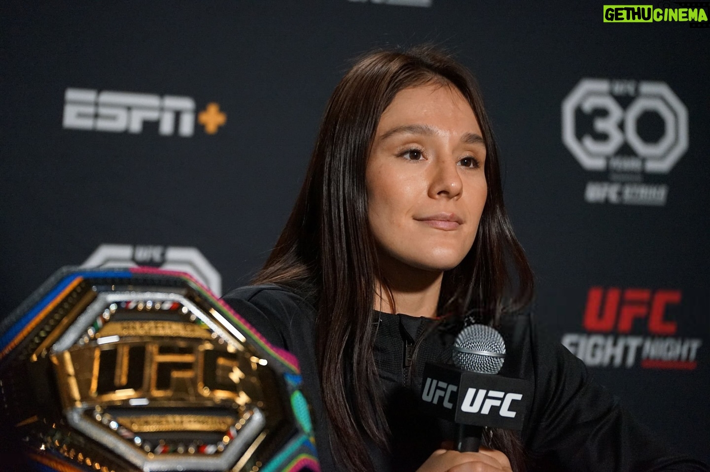 Alexa Grasso Instagram - Cuando pones todo el corazón en cada cosa que dices, das y haces, todo termina saliendo bien ❤️🔥🇲🇽 #dearhardwork