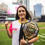 Alexa Grasso Instagram - Feliz de poder estar aquí en San Diego y tirar la primer bola para los @padres ⚾️🩷🇲🇽 Muchas felicidades por esta victoria 🏆🦾🥳 • • First pitch at @padres San Diego ⚾️🩷🇲🇽 Thanks for the hospitality 🤗 Congratulations on a big win 🏆🦾
