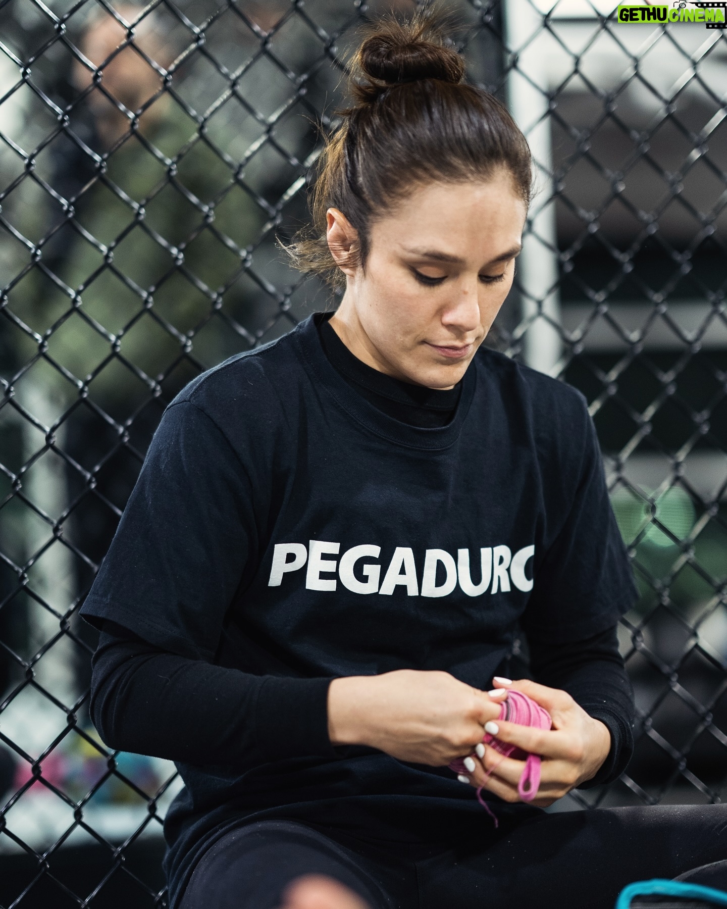 Alexa Grasso Instagram - Cuando más grande ha sido el reto, más grande ha sido mi persistencia . . . #AtletaPegaduro #Pegaduro #staystrong 📸 @desautomatas