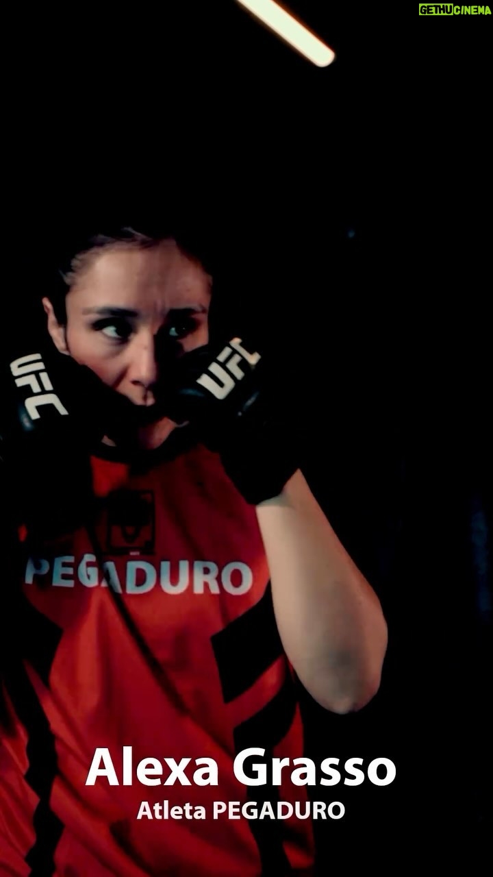 Alexa Grasso Instagram - Trabajo constante pasión ❤️🔥 Poco a poco esa mano PegaDuro 😍 #AtletaPegaDuro
