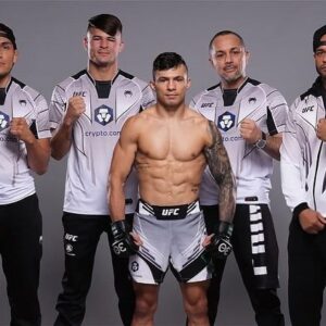 Alexa Grasso Instagram - Este fue un año increíble para nuestro equipo 🐺🇲🇽🇧🇷💥
@lobogymma @brazilianwarriorscentral 
Logramos 3 peleas de campeonato
Ganamos 1 título mundial en UFC
Bonos de performance y mejores peleas
Todo esto ha sido gracias al gran trabajo que hace nuestro coach @franciscograssolobo , él es la mente maestra detrás de cada uno de nuestros éxitos
Ha sido paciente y persistente en sacar lo mejor de nosotros en cada entrenamiento, en cada pelea y en la vida
Verlo ganar el reconocimiento del mejor coach latino 2023 por ESPN es algo que nos llena de orgullo porque sabemos en carne propia cuánto y cómo se obsesiona en todo lo que nos enseña.
Gracias coach 🫡
Hasta donde tope ❤️‍🔥