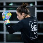 Alexa Grasso Instagram - El adhesivo más seguro 💥 Otro año juntos @pegaduromedia 😍🎁✨ Estoy muy agradecida por su apoyo, fue un gran año! #PegaDuro #patrocinadoroficial #calidad #seguridad #confianza • • • 📸 @desautomatas