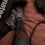 Alexa Grasso Instagram - Así de fácil @hyperice botas de compresión 🤩 #rehab #Hyperice #staystrong