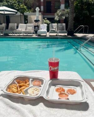 Alexa Losey Instagram - partnership of my dreams. i got cane’s sauce pumping through my veins @raisingcanes #caniacambassador