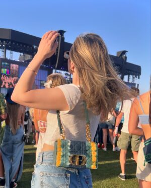 Alexa Losey Instagram - love you @levis 🎡🌵👖
