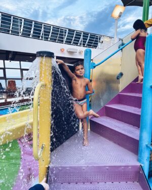Alexa PenaVega Instagram - I don’t ever want this to end ❤️-> swipe to see if Rio is having a good time…. #familyvacation #cruiselife