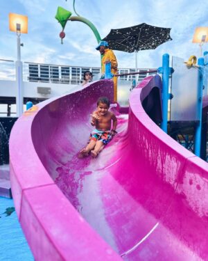 Alexa PenaVega Instagram - I don’t ever want this to end ❤️-> swipe to see if Rio is having a good time…. #familyvacation #cruiselife